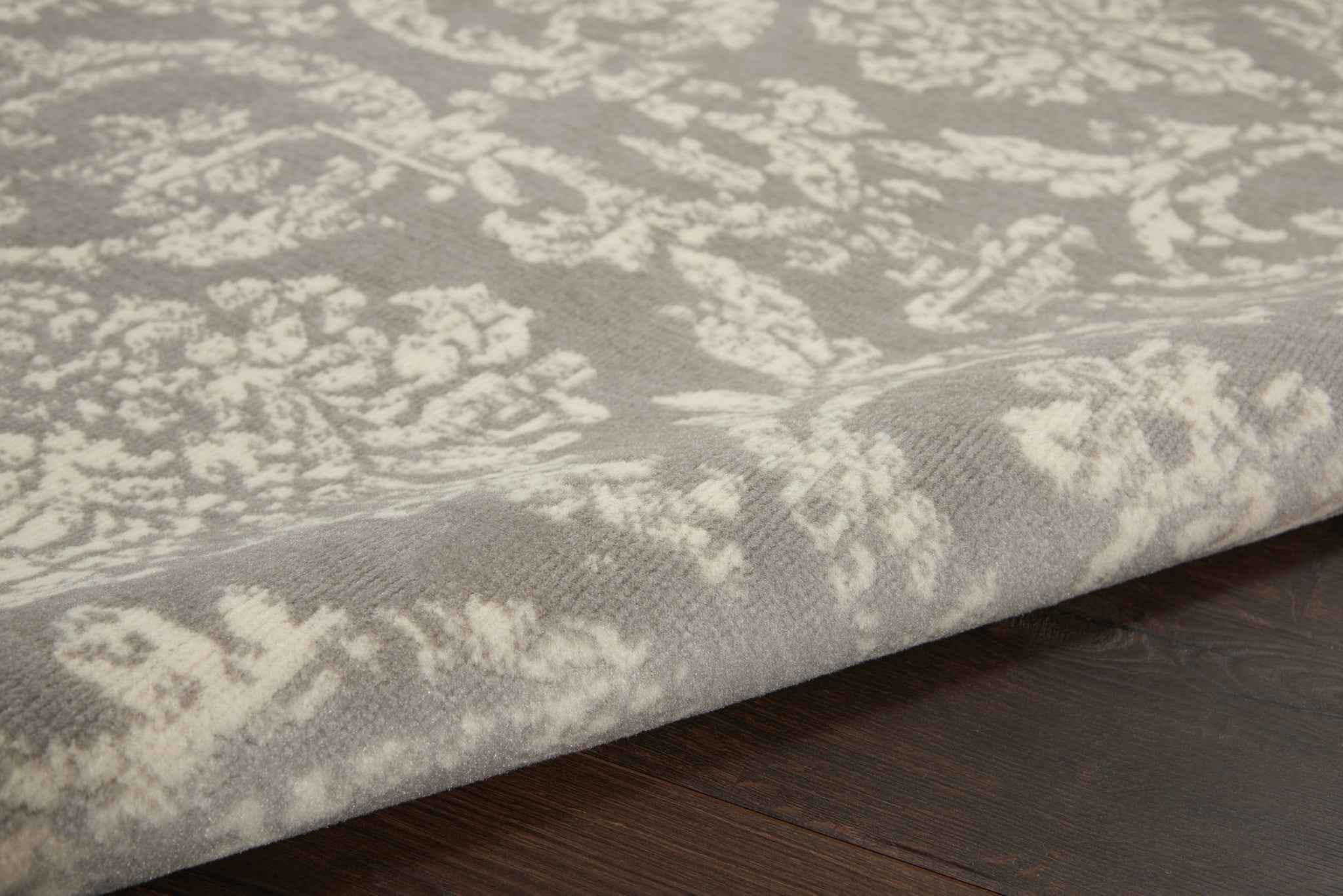 4' X 6' Gray Damask Power Loom Area Rug