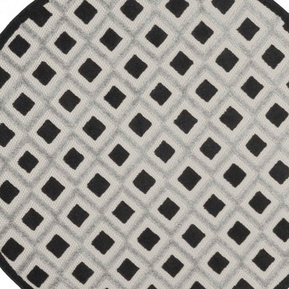 4' Black And White Round Indoor Outdoor Area Rug