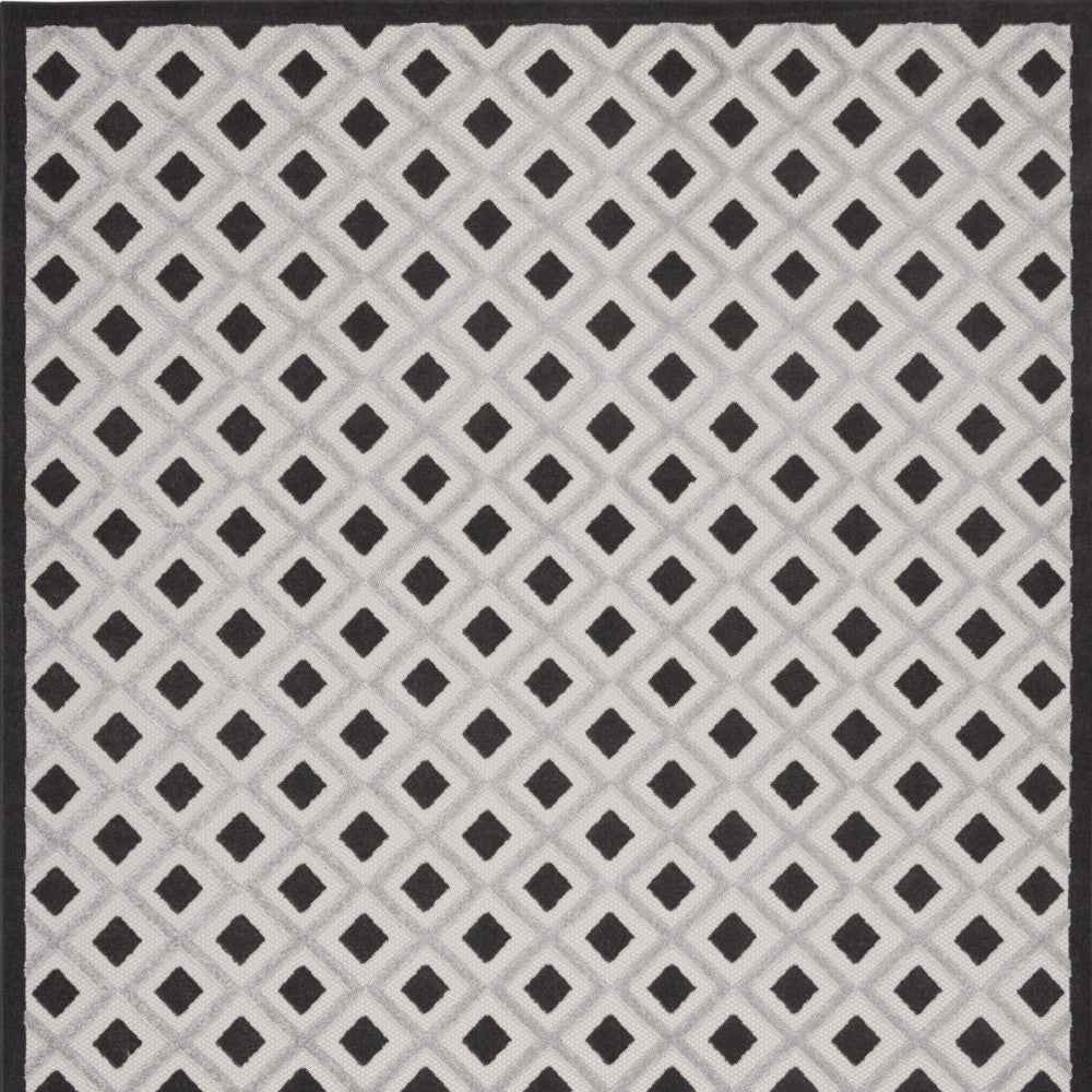 9' X 12' Black And White Indoor Outdoor Area Rug