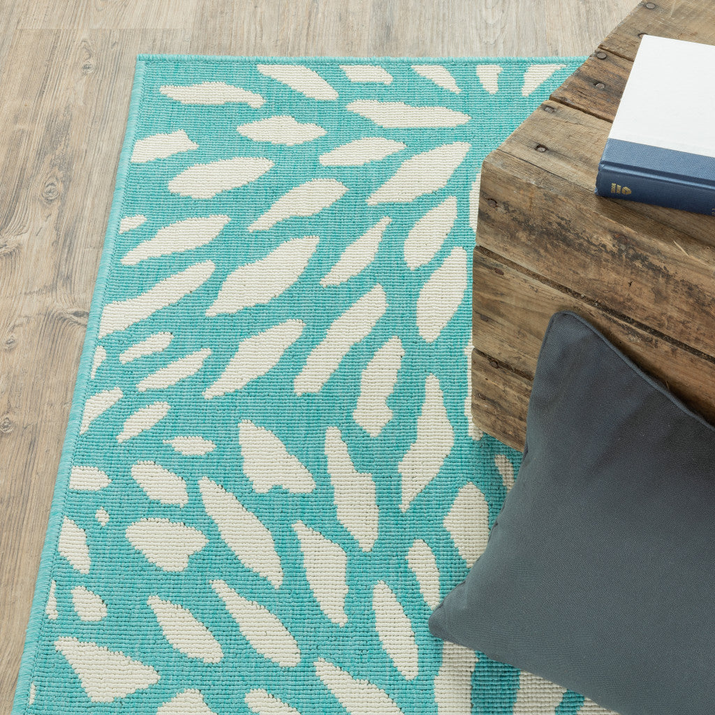 2' X 3' Blue and Ivory Floral Stain Resistant Indoor Outdoor Area Rug - Outdoor