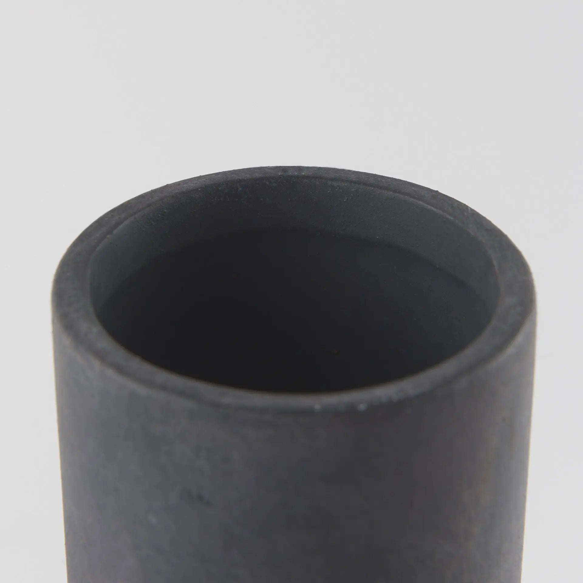 15" Black Ceramic Tulip Table Vase Homeroots Home Decor