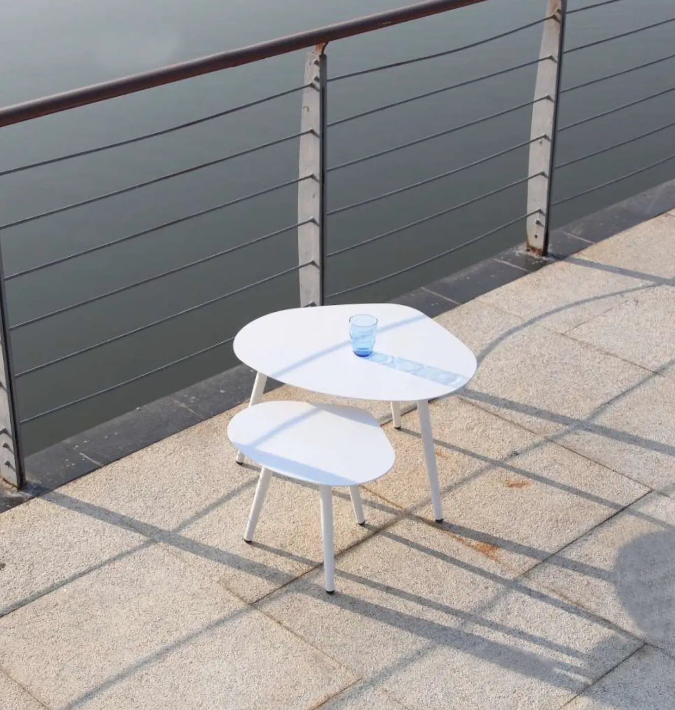 16" White Aluminum End Table Homeroots Living Room