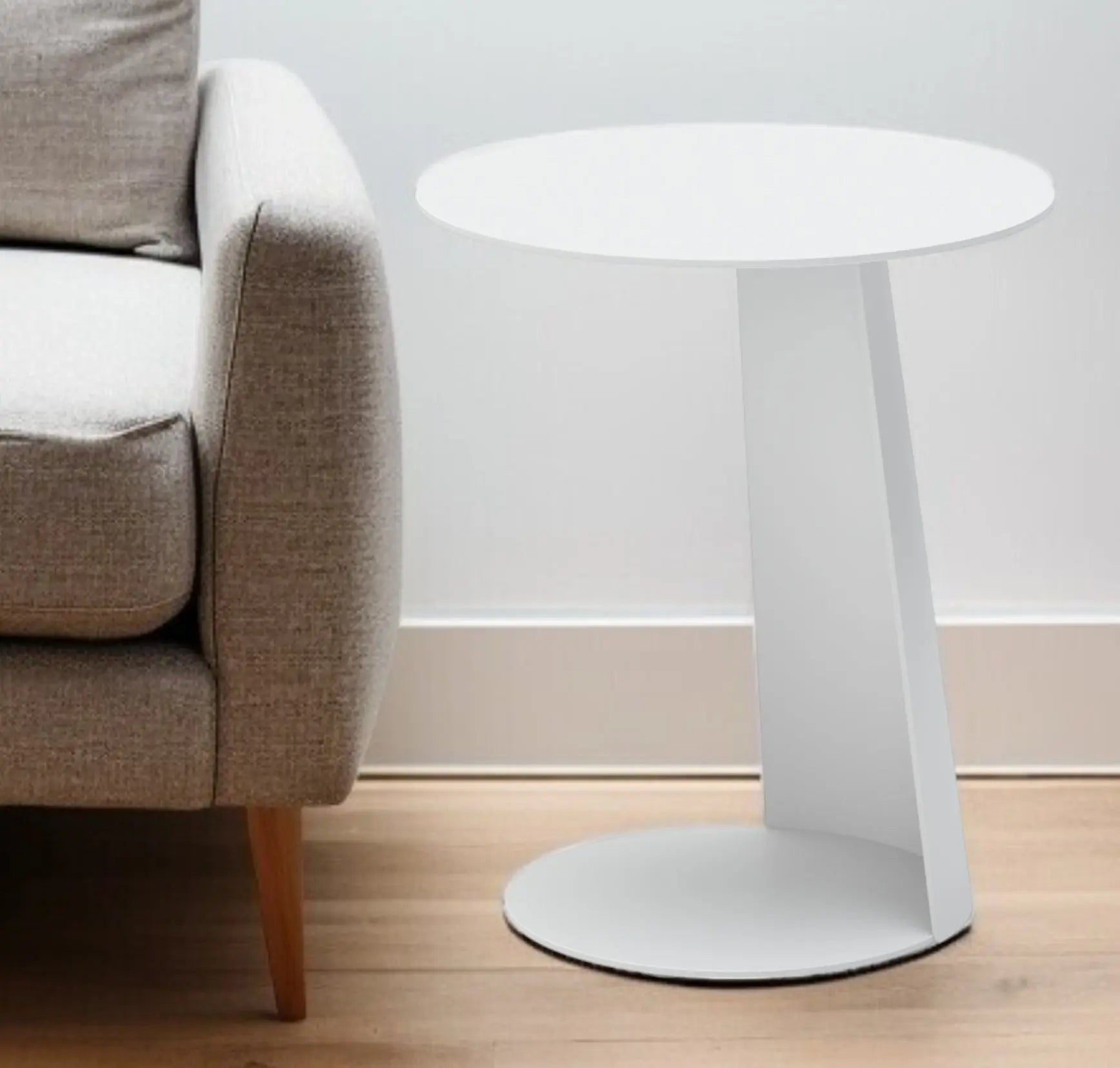 16" White Aluminum Rounded Outdoor Side Table Homeroots Outdoor