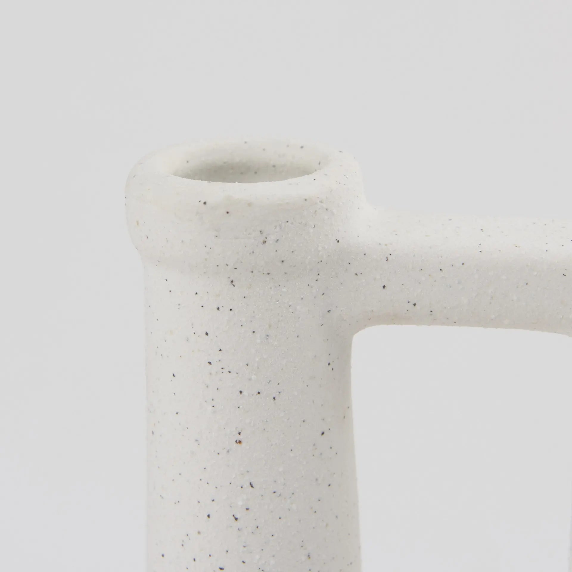 16" White Ceramic Table Vase Homeroots Home Decor