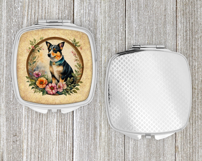 Silver compact mirror set: decorated front cover and plain textured back