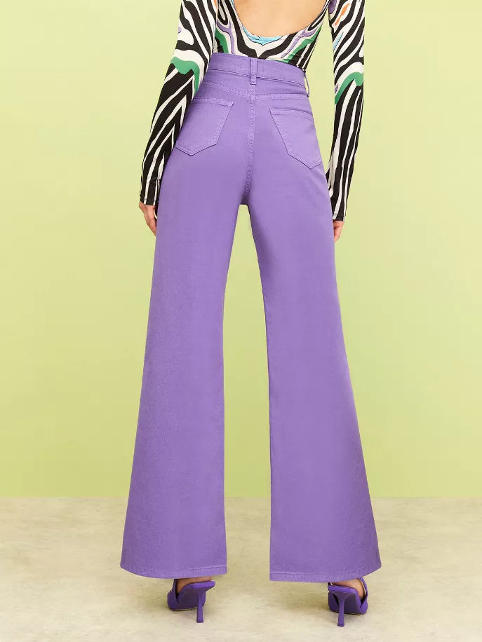 Purple wide-leg jeans with front button closure and side pockets