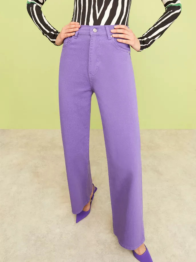 Purple wide-leg jeans with high waist and patch pockets