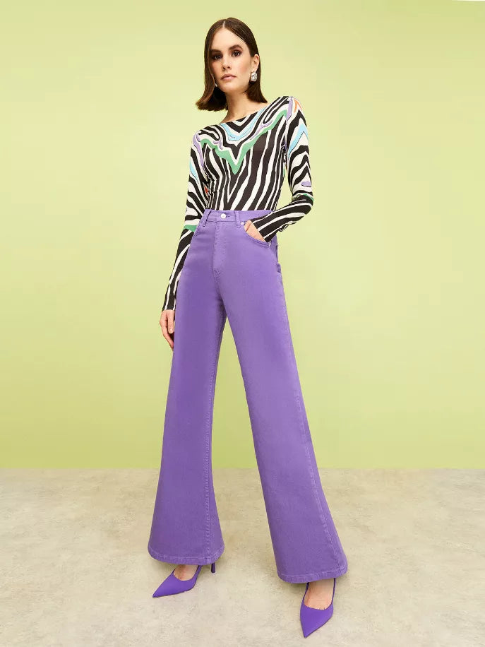 Purple wide-leg jeans, high waist and wide flared leg opening