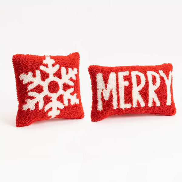 Set of 2 square polyester pillows, red with white snowflake and 'MERRY'