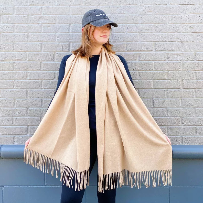 Heather beige cashmere blend scarf with wide drape and fringed border