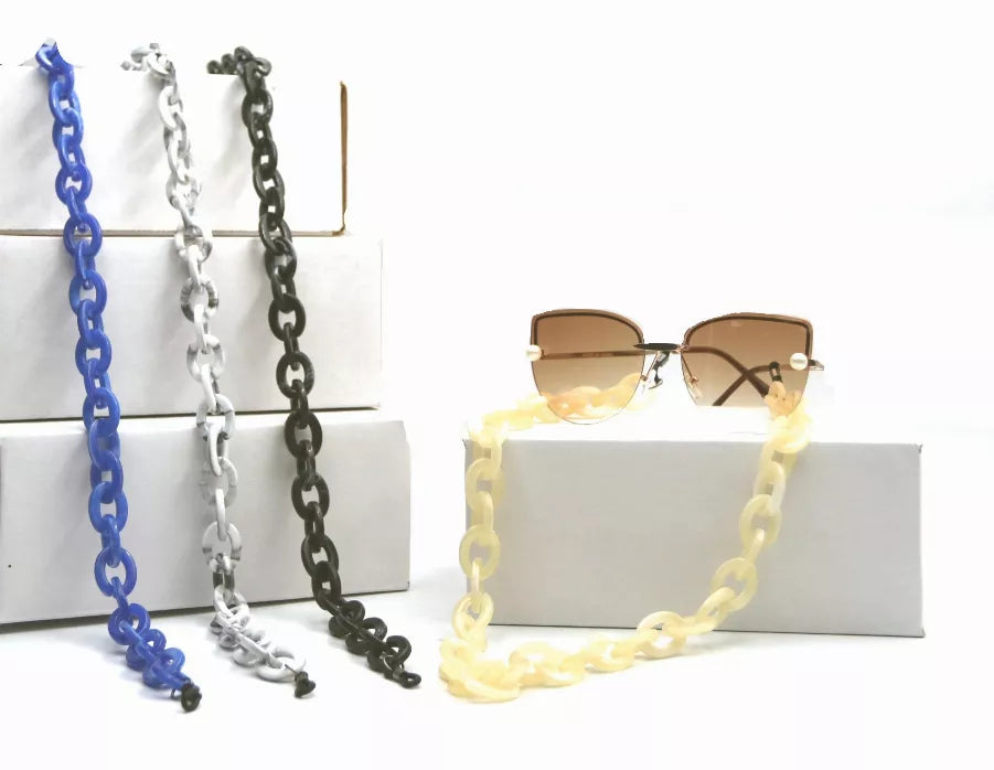 Sunglasses with linked chain strap in beige and matching colored chains