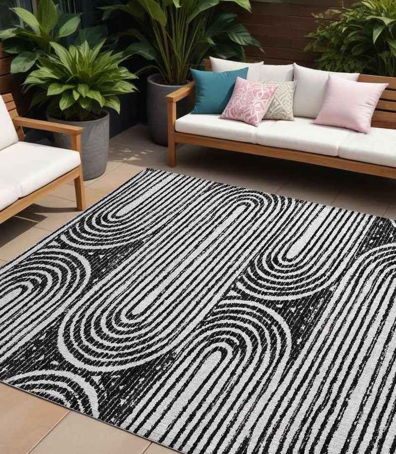 9' X 12' Black and White Abstract Washable Non Skid Indoor Outdoor Area Rug