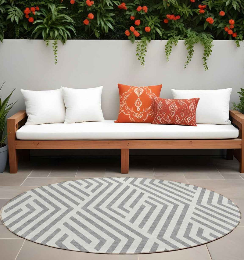 8' Gray And Ivory Round Geometric Washable Indoor Outdoor Area Rug
