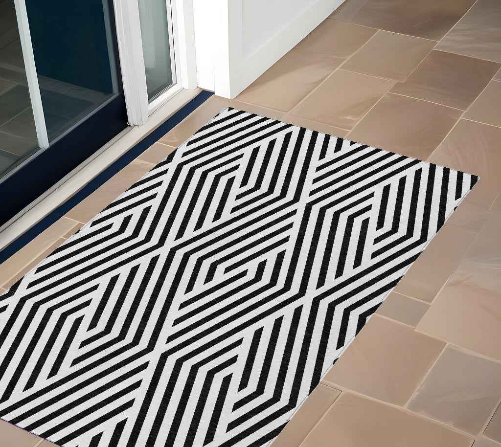 3' X 5' Black and White Geometric Washable Non Skid Indoor Outdoor Area Rug