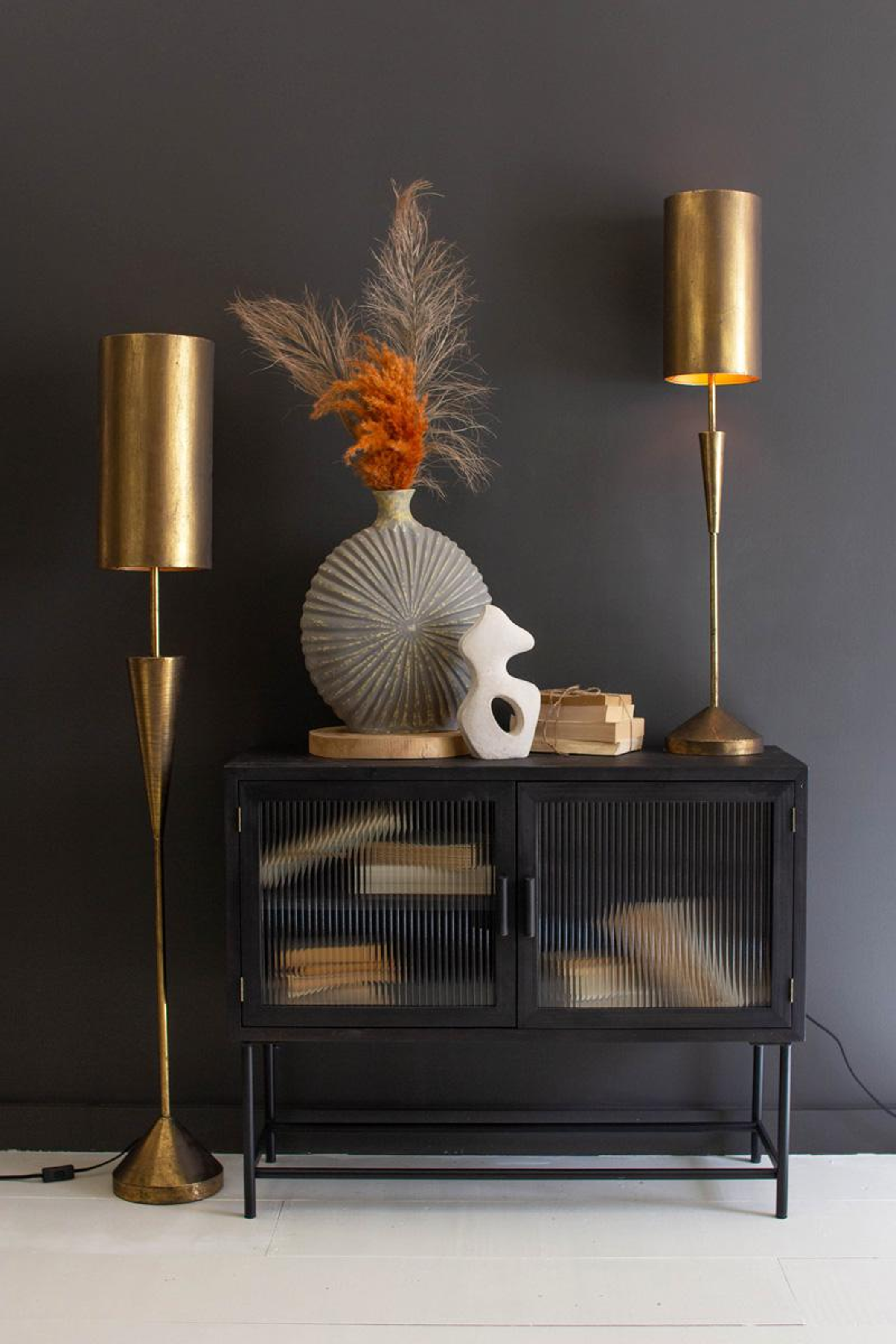 ANTIQUE GOLD TABLE LAMP WITH METAL BARREL SHADE - Gold / 1 - Home Decor