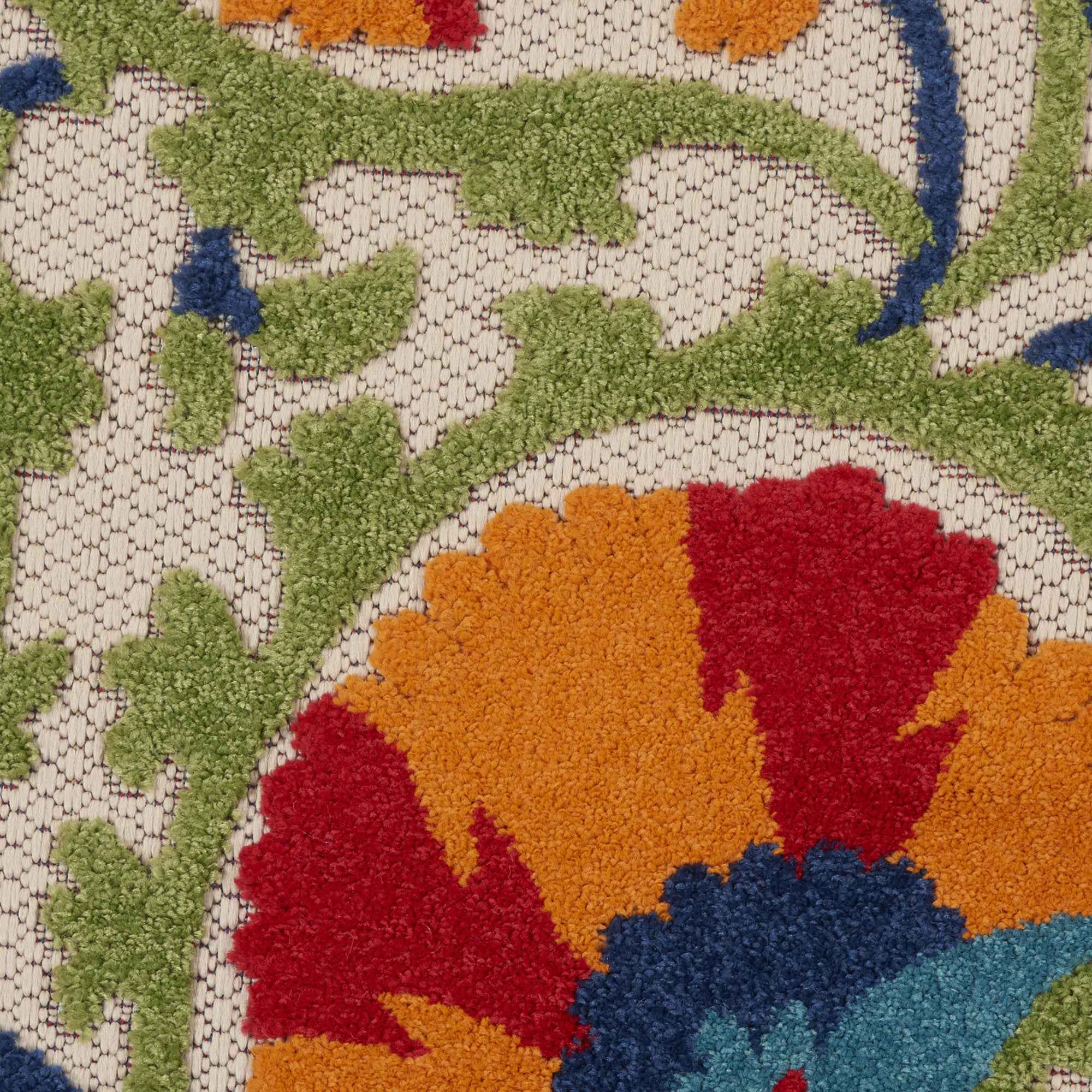 5' Round Red And Ivory Round Floral Indoor Outdoor Area Rug