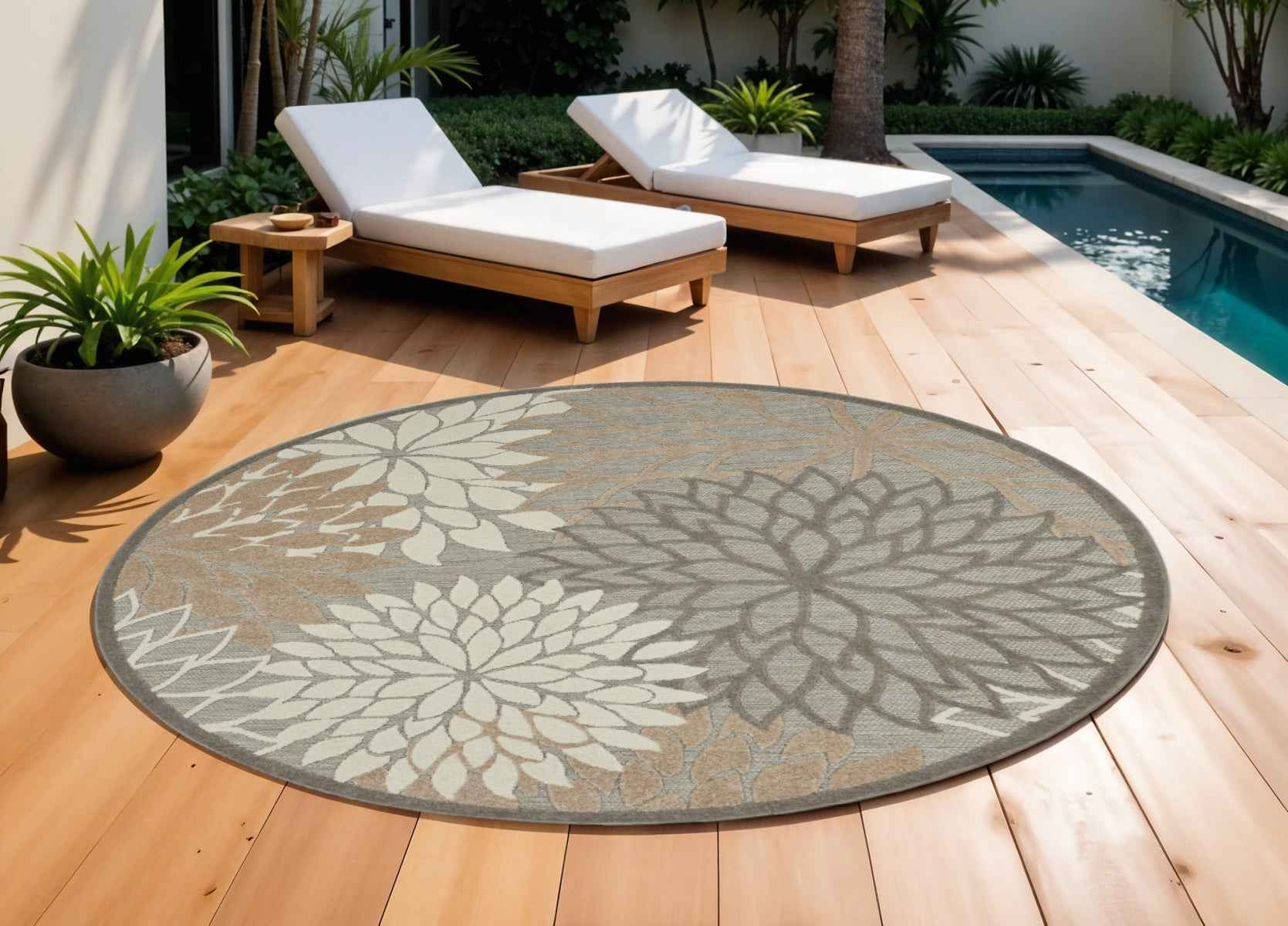 10' Gray and Ivory Indoor Outdoor Area Rug