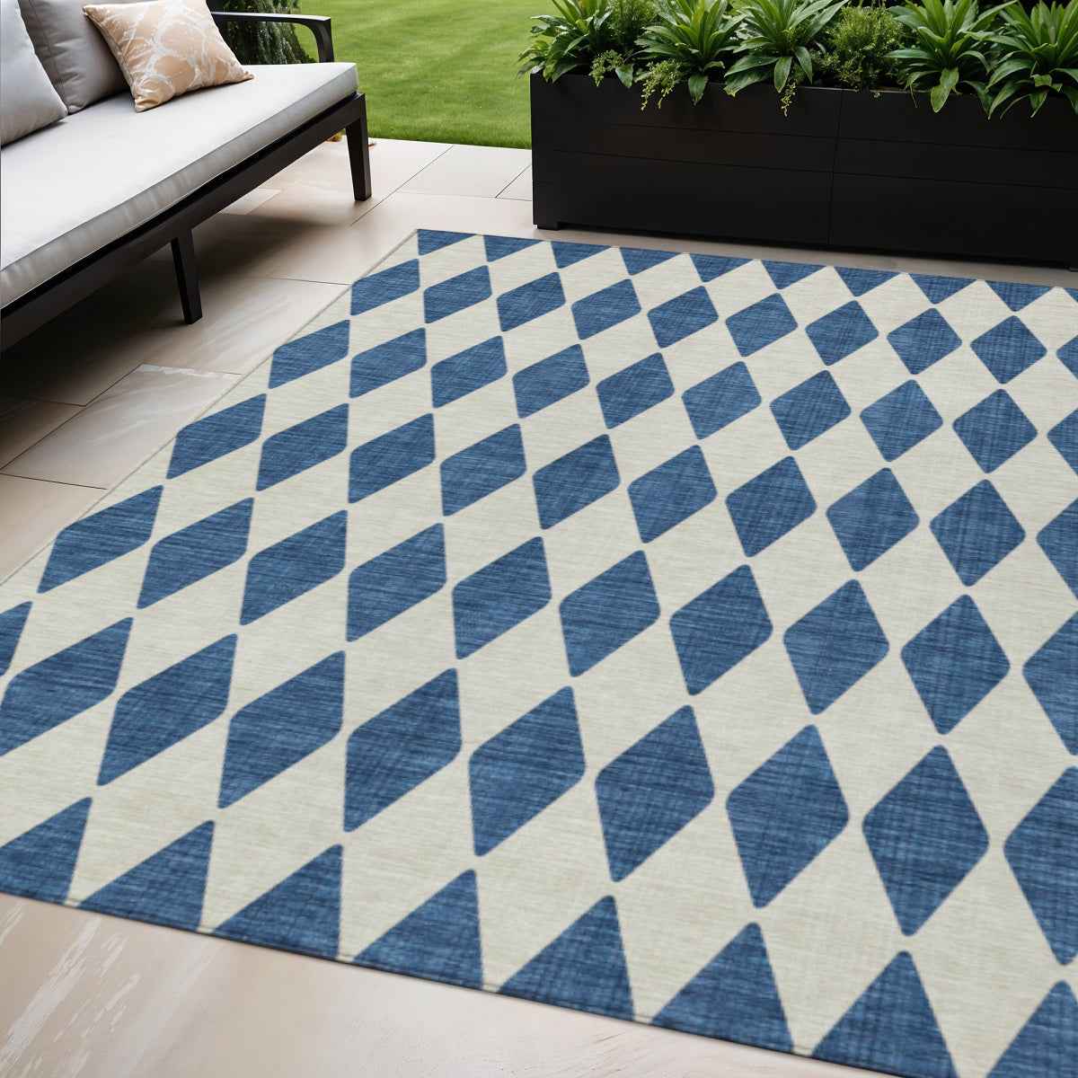 5' X 8' Navy Blue And Ivory Geometric Washable Indoor Outdoor Area Rug