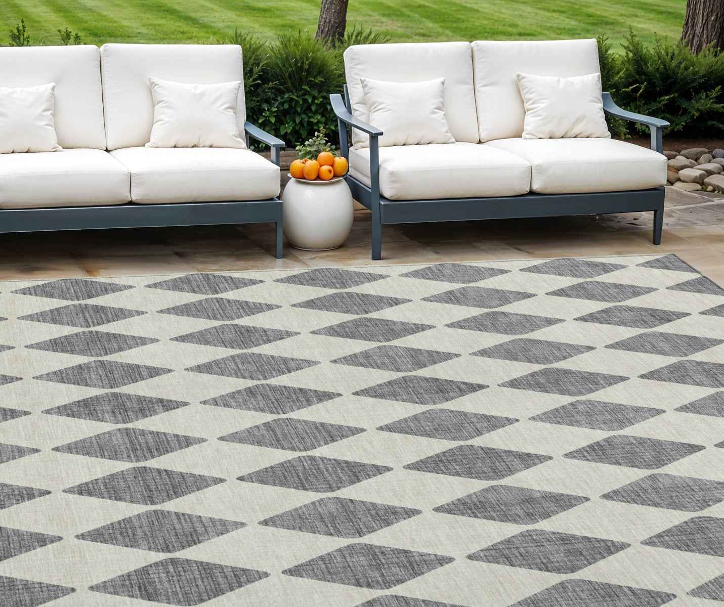 8' X 10' Gray And Ivory Geometric Washable Indoor Outdoor Area Rug