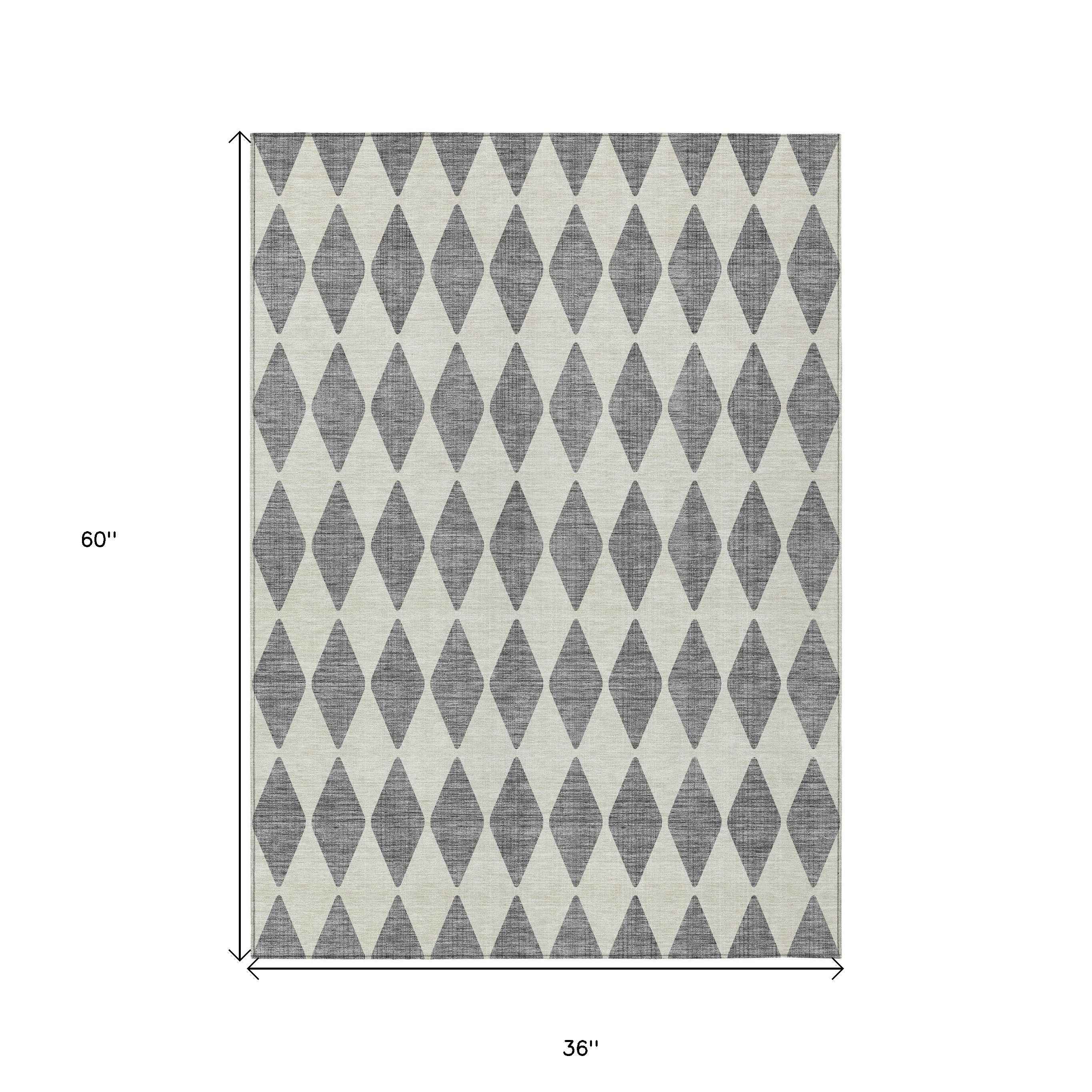 3' X 5' Gray And Ivory Geometric Washable Indoor Outdoor Area Rug