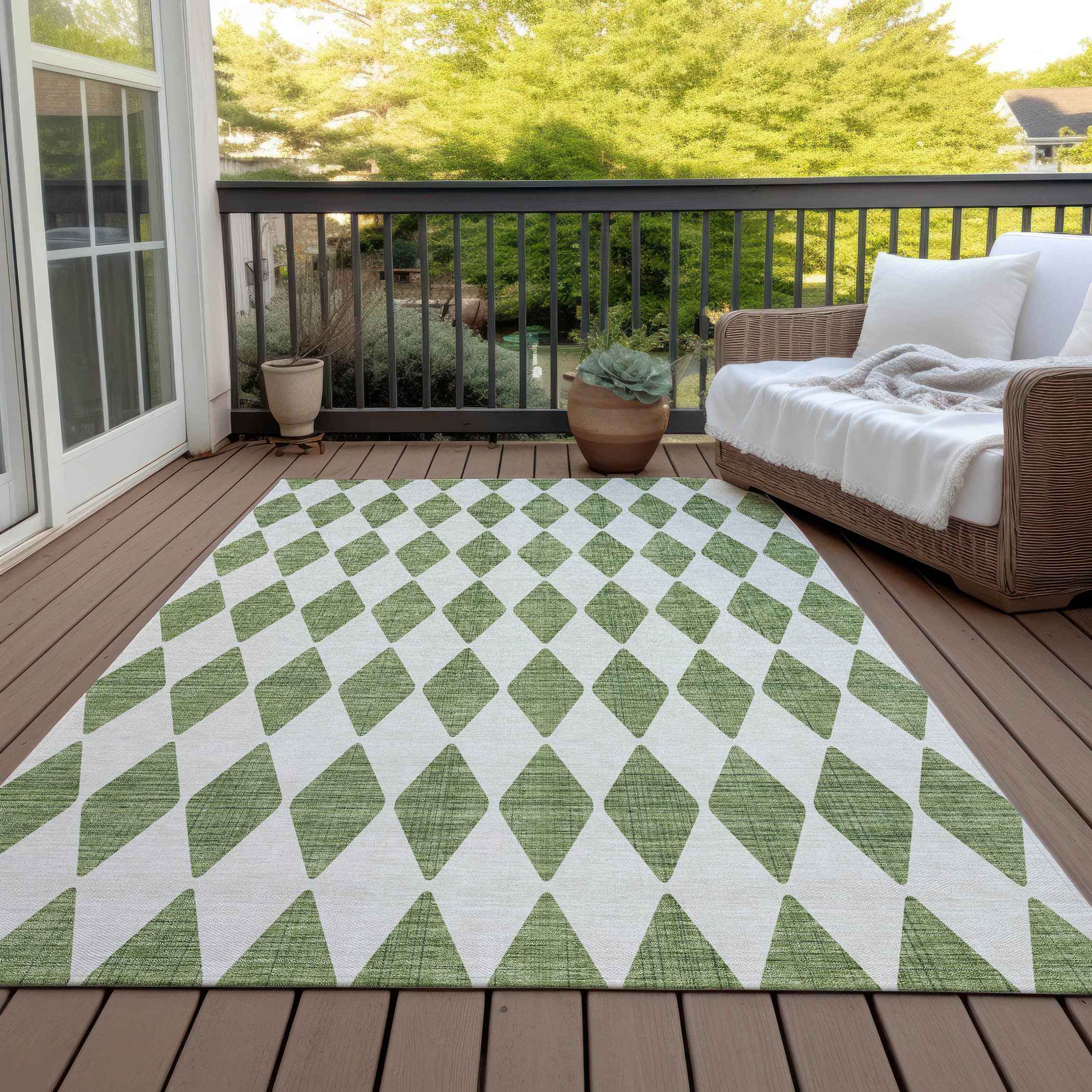 9' X 12' Green And Ivory Geometric Washable Indoor Outdoor Area Rug