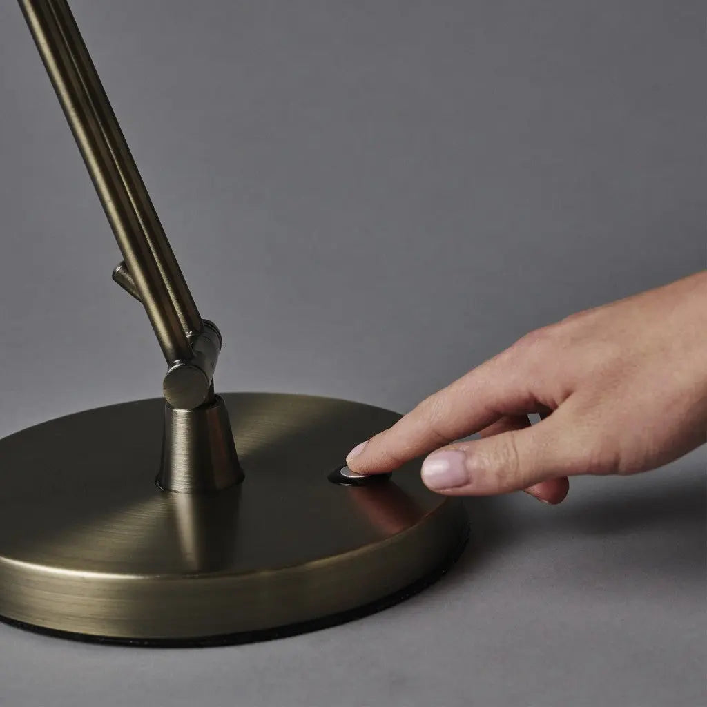 18" Antiqued Bronze Adjustable Swing Arm Desk Lamp USB With Antiqued Bronze Shade Homeroots Lighting