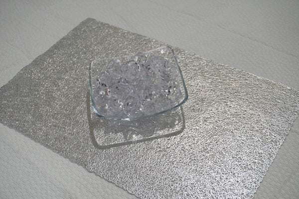 18" Set of Four Silver Vinyl Placemats Homeroots Kitchen & Dining