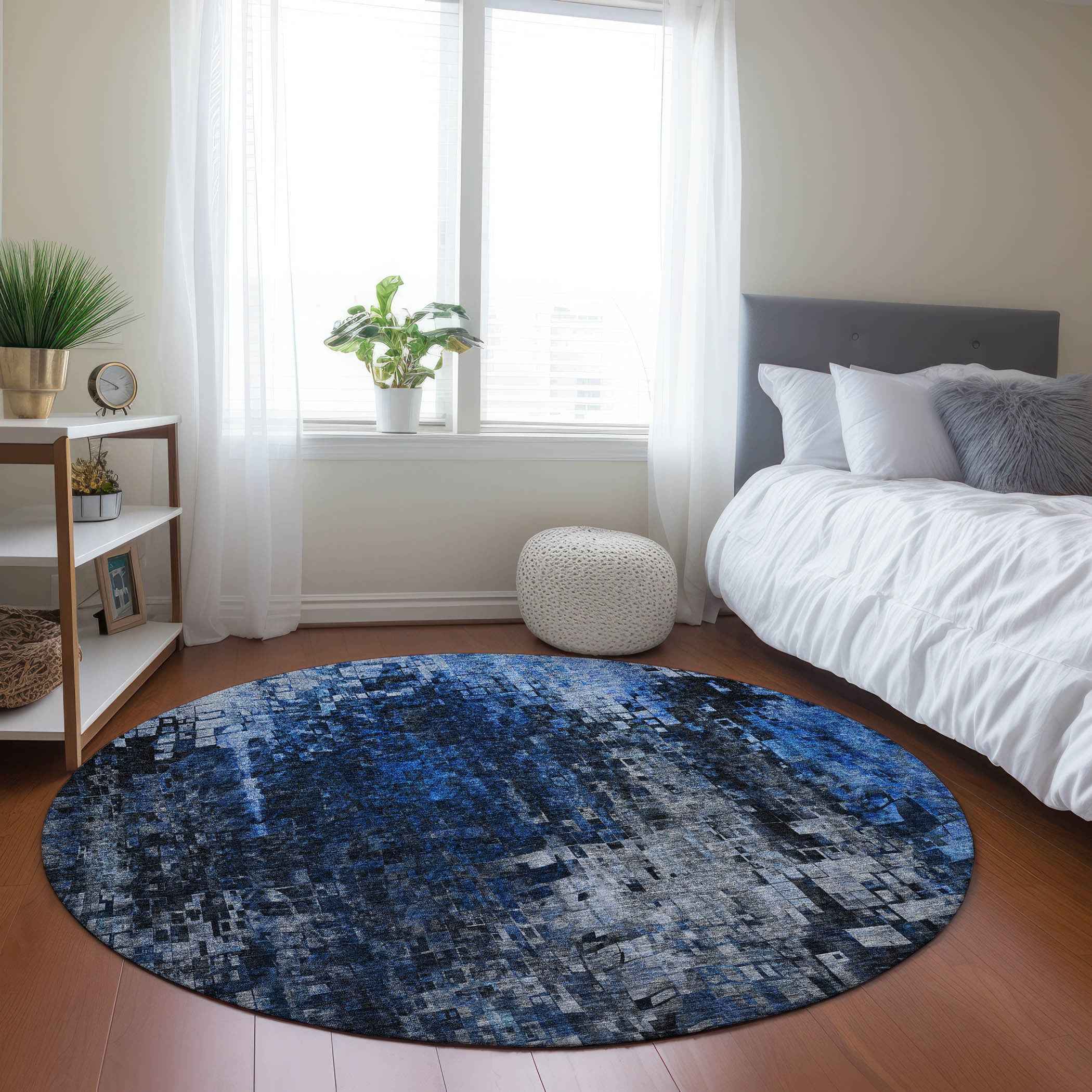 8' Navy Blue And Denim Blue Round Abstract Washable Indoor Outdoor Area Rug