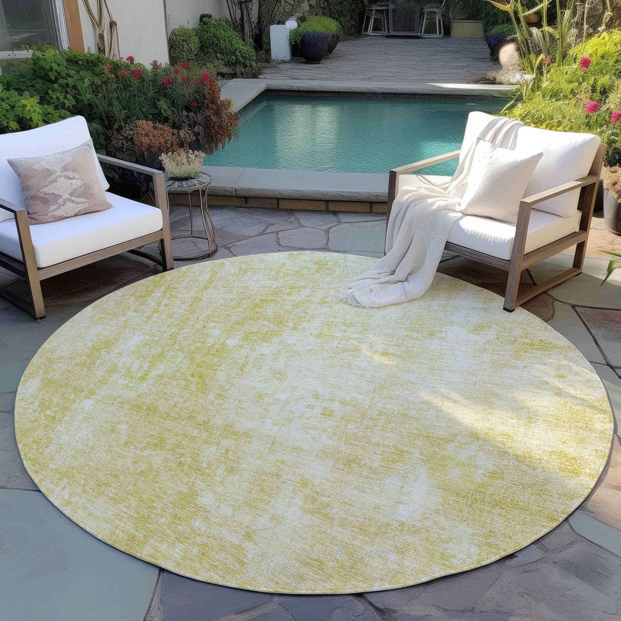 8' Gold Wheat And Ivory Round Abstract Washable Indoor Outdoor Area Rug