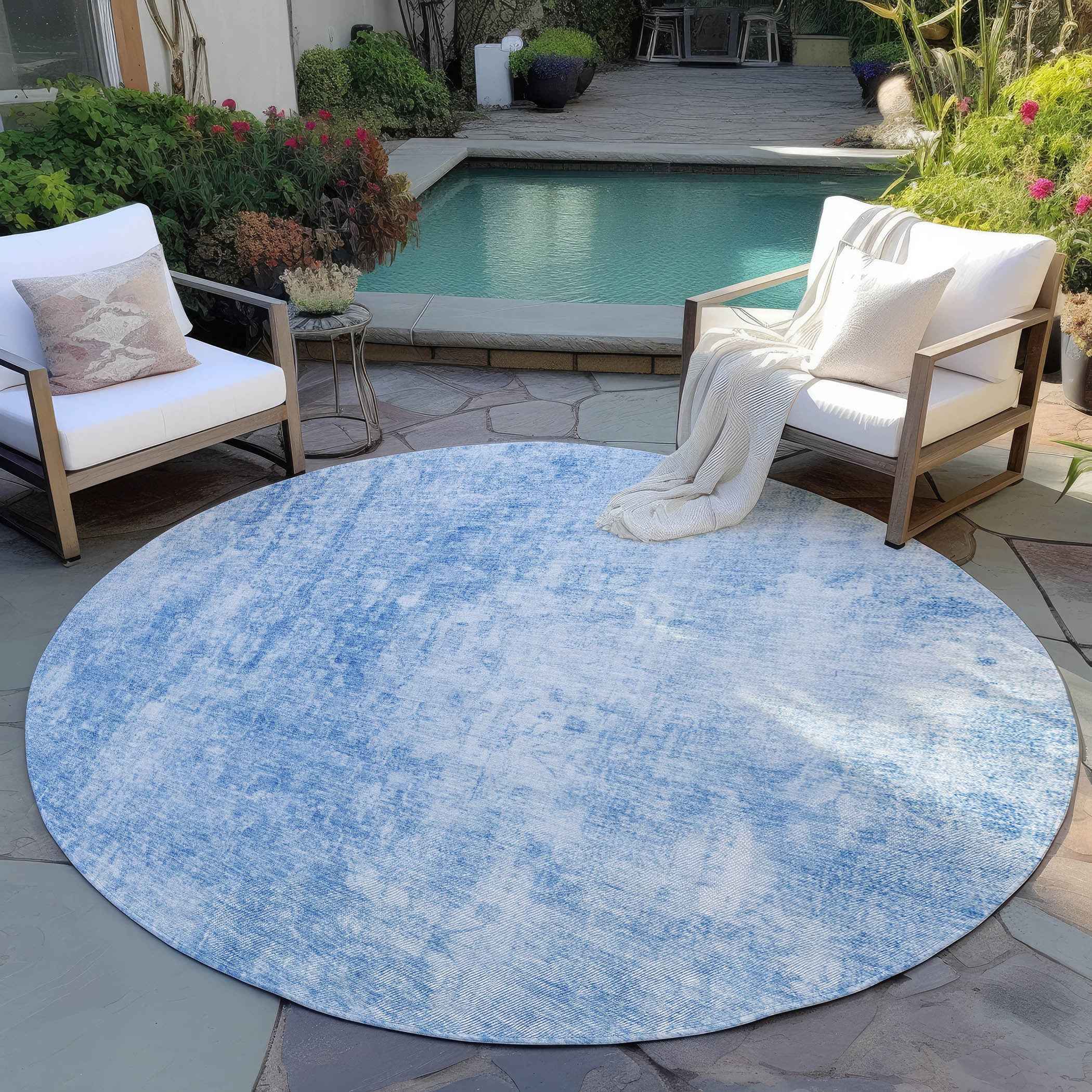 8' Denim Blue And Ivory Round Abstract Washable Indoor Outdoor Area Rug
