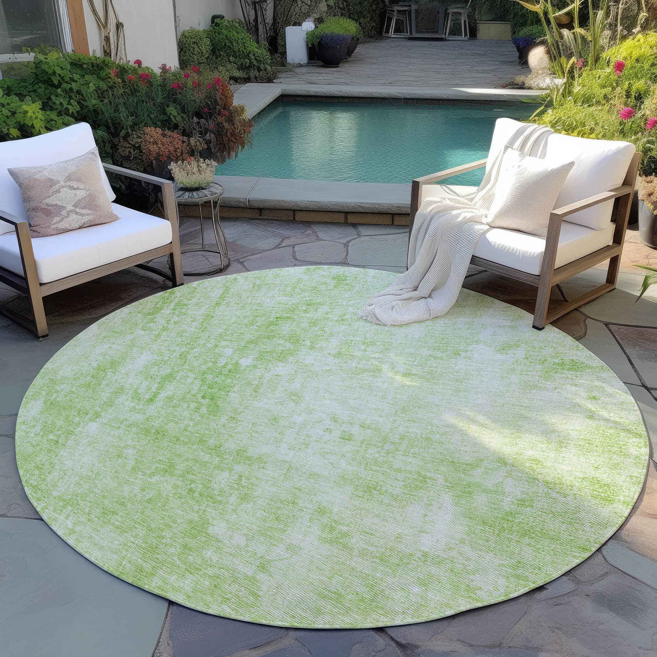 8' Green And Ivory Round Abstract Washable Indoor Outdoor Area Rug