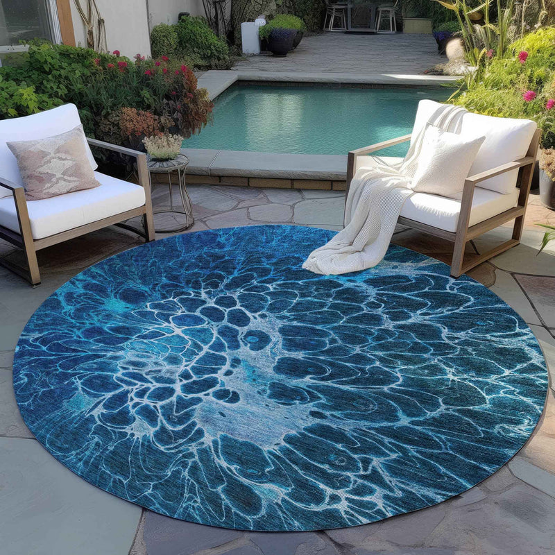 8' Navy Blue And Sky Blue Round Abstract Washable Indoor Outdoor Area Rug