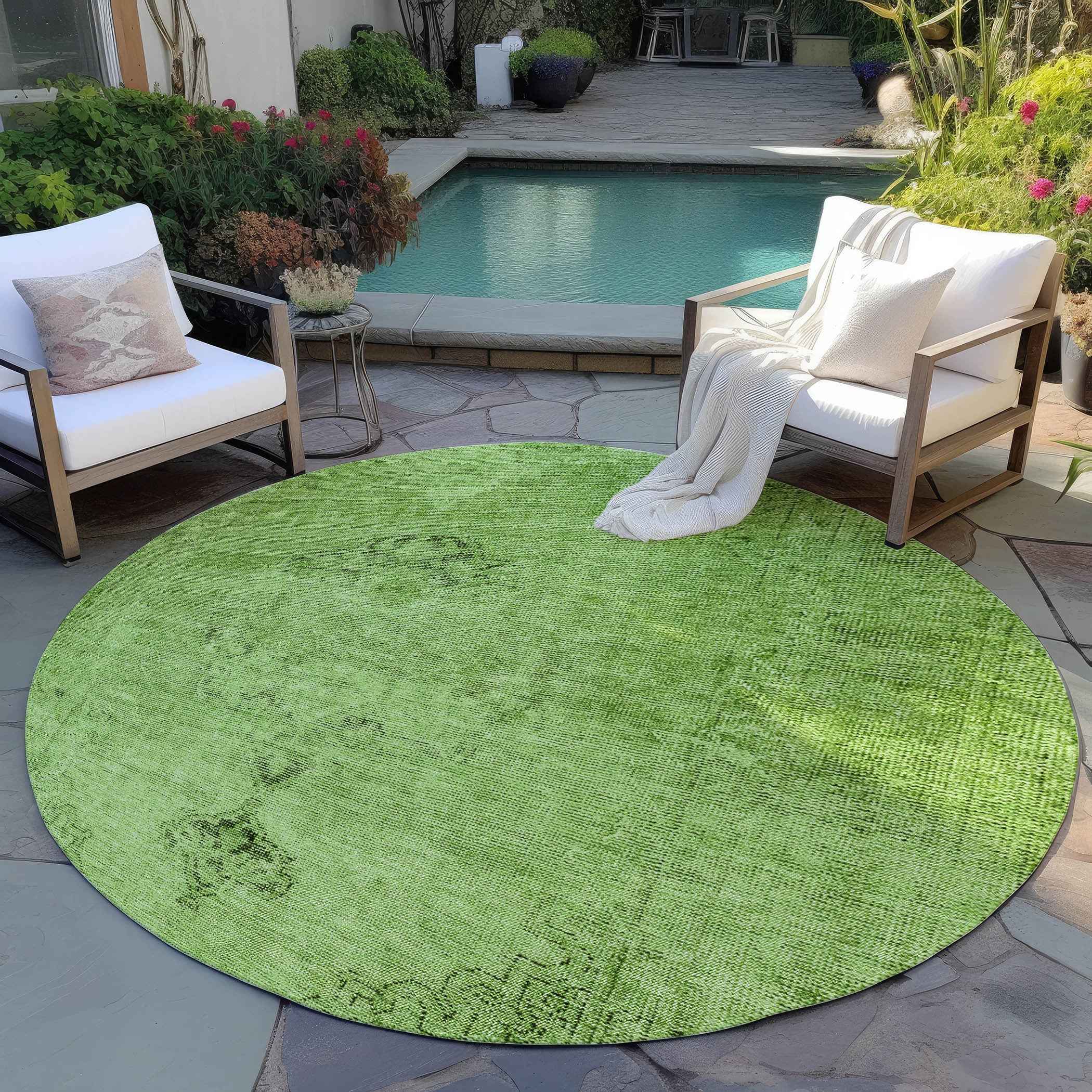 8' Green And Olive Green Round Oriental Washable Indoor Outdoor Area Rug