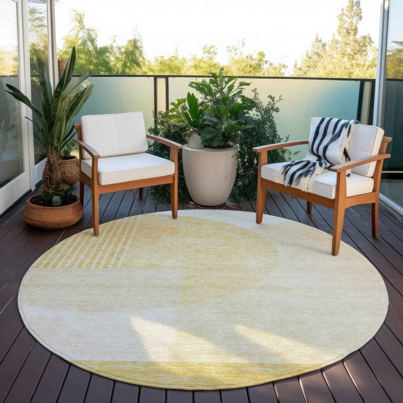 8' Gold Wheat And Ivory Round Geometric Washable Indoor Outdoor Area Rug