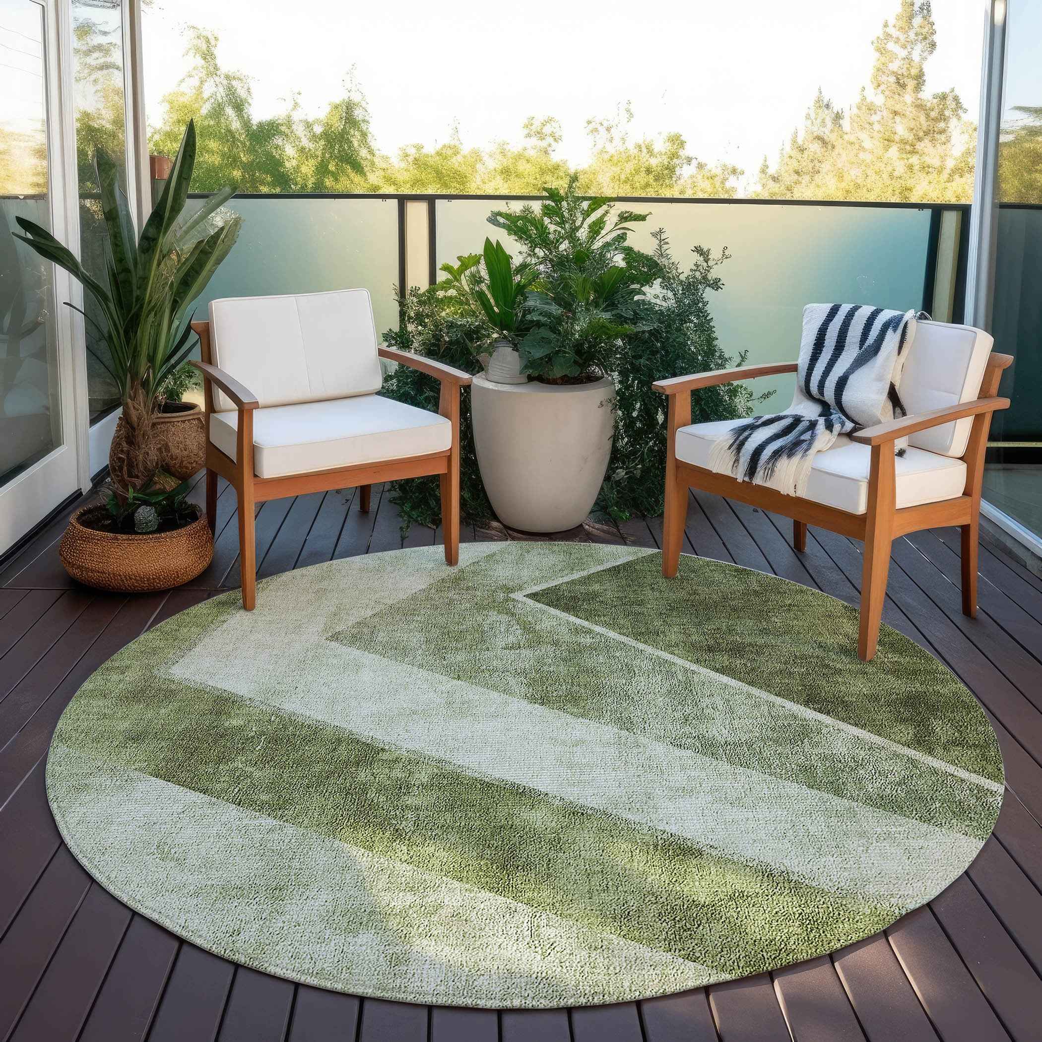 8' Olive Green And Artichoke Green Round Geometric Washable Indoor Outdoor Area Rug
