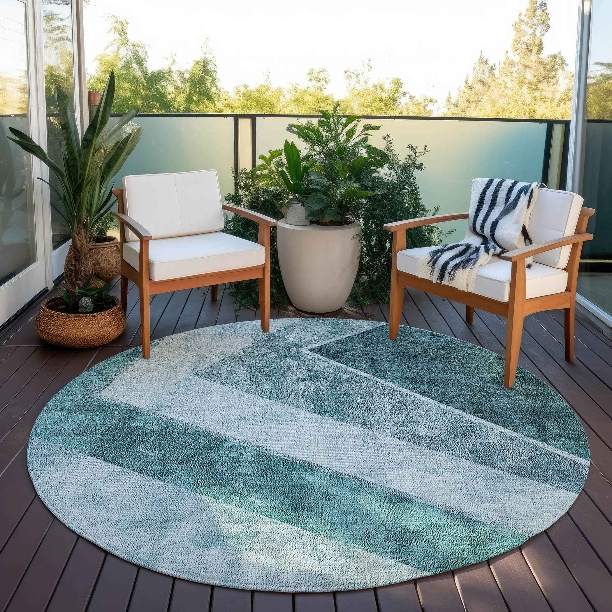 8' Teal Blue Aqua And Blue Round Geometric Washable Indoor Outdoor Area Rug