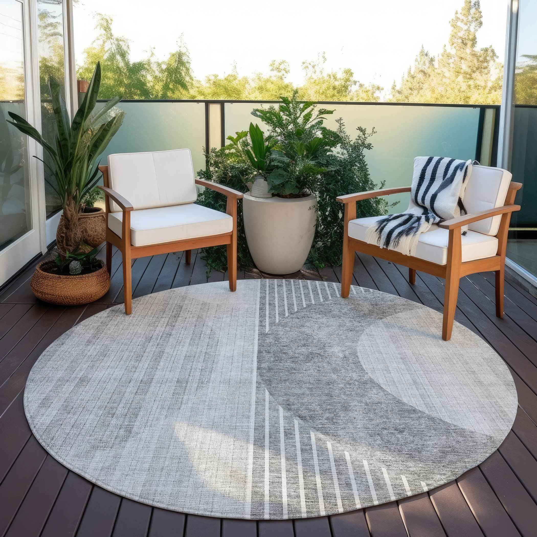 8' Gray Silver And Charcoal Round Geometric Washable Indoor Outdoor Area Rug