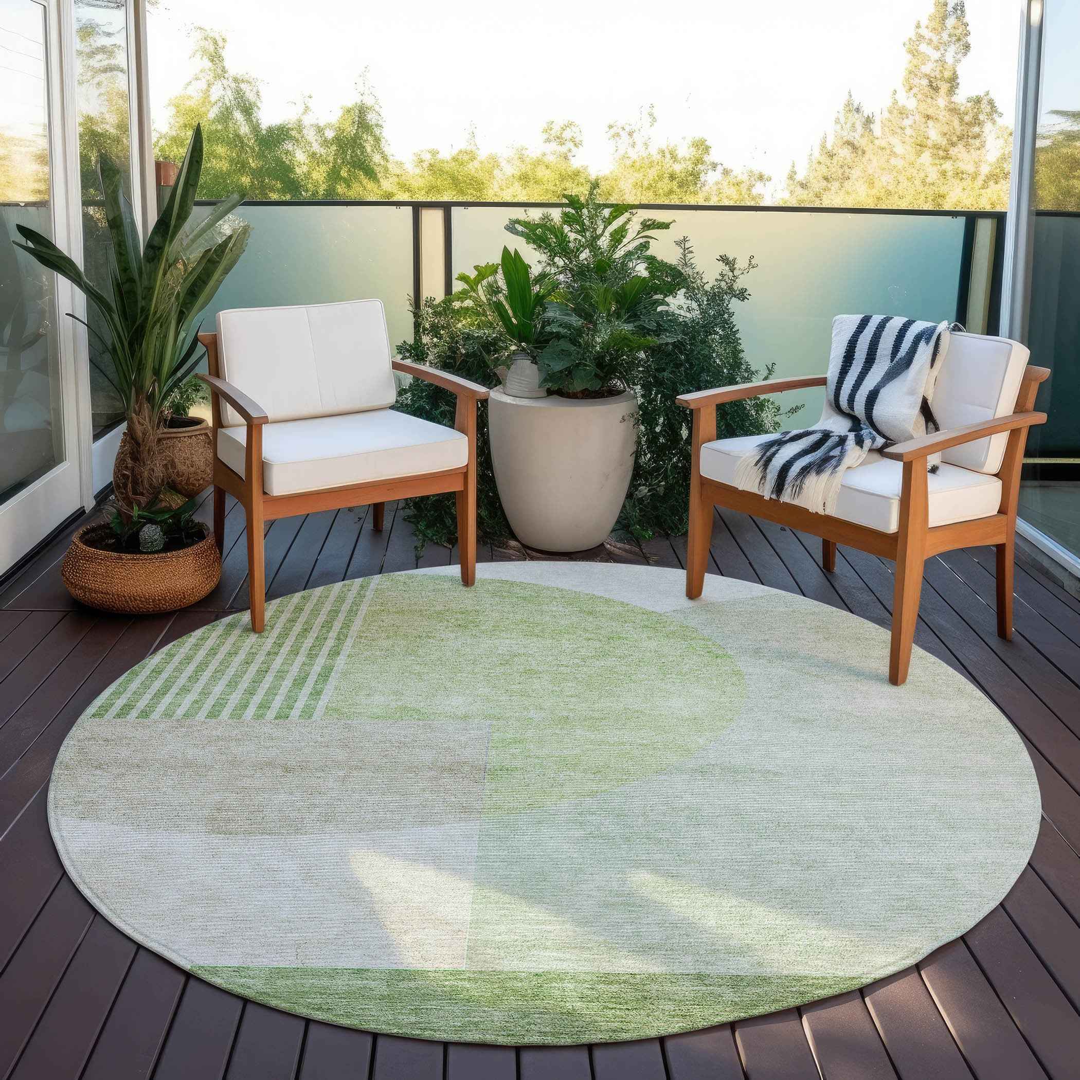 8' Olive Green And Artichoke Green Round Geometric Washable Indoor Outdoor Area Rug