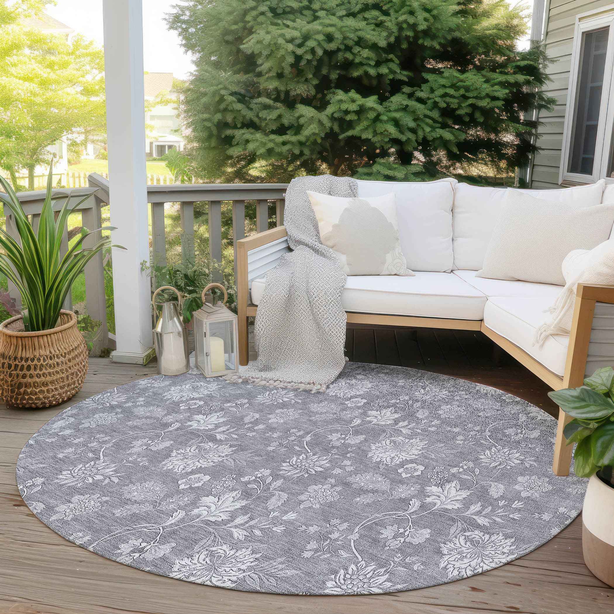 8' Gray Silver And Ivory Round Floral Washable Indoor Outdoor Area Rug