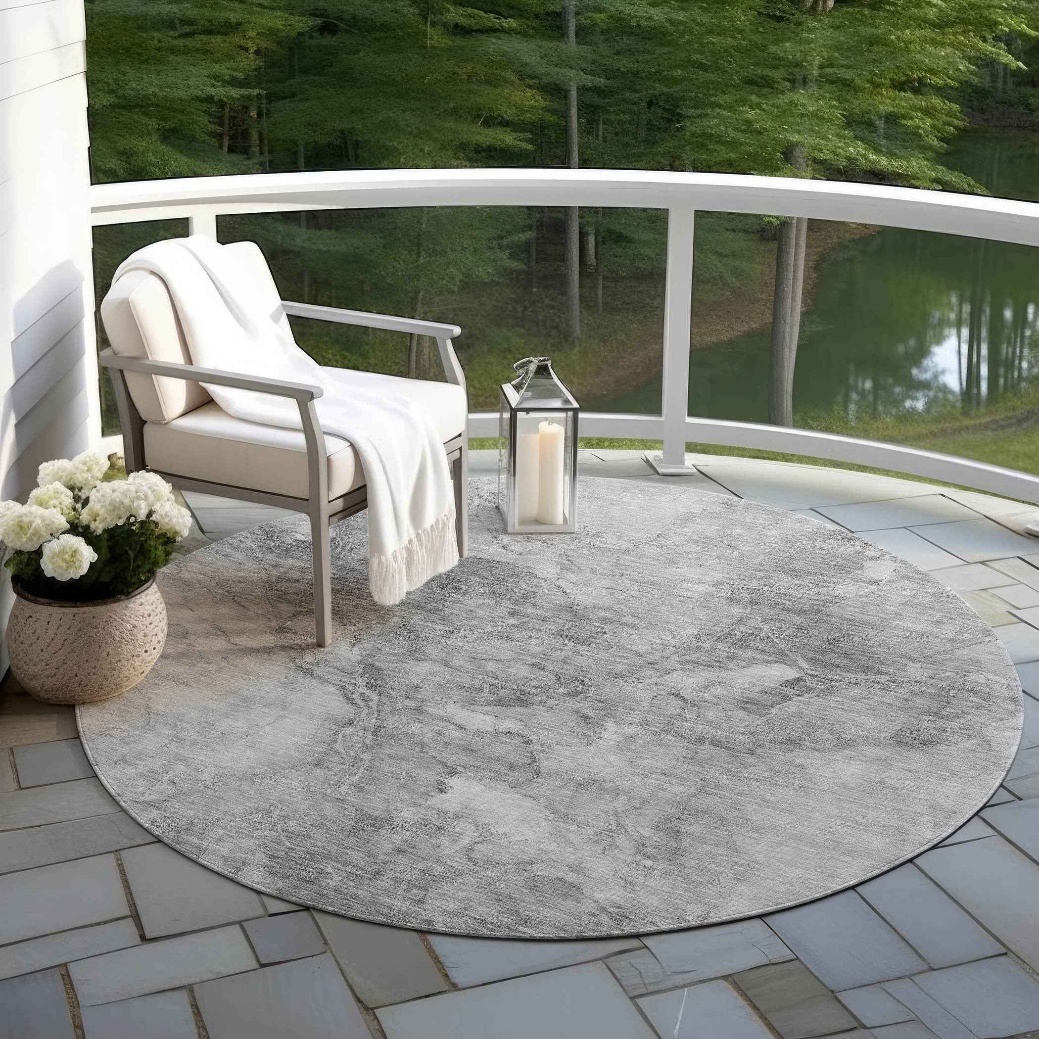 8' Gray Silver And Charcoal Round Nautical Washable Indoor Outdoor Area Rug