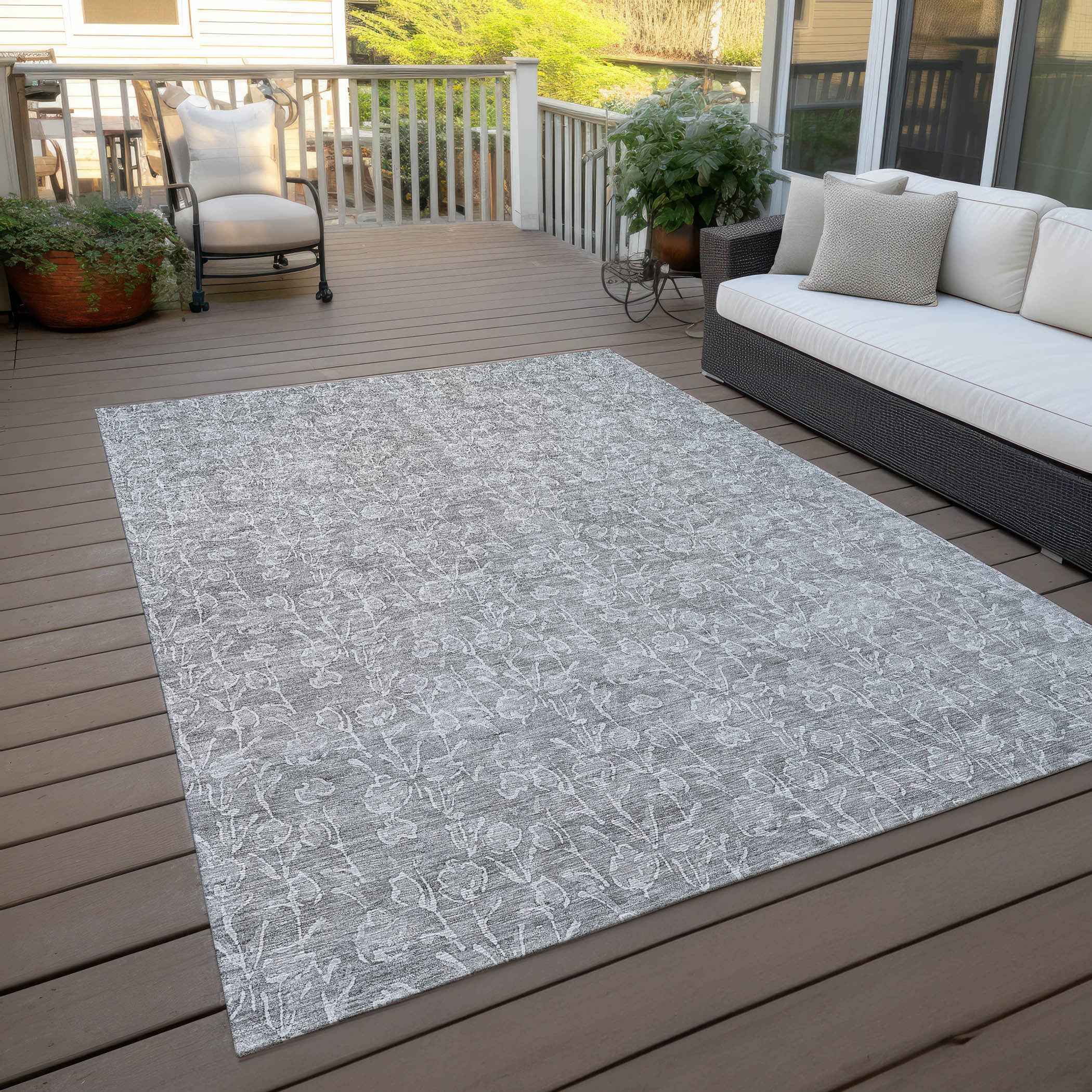 3' X 5' Silver And Ivory Floral Washable Indoor Outdoor Area Rug
