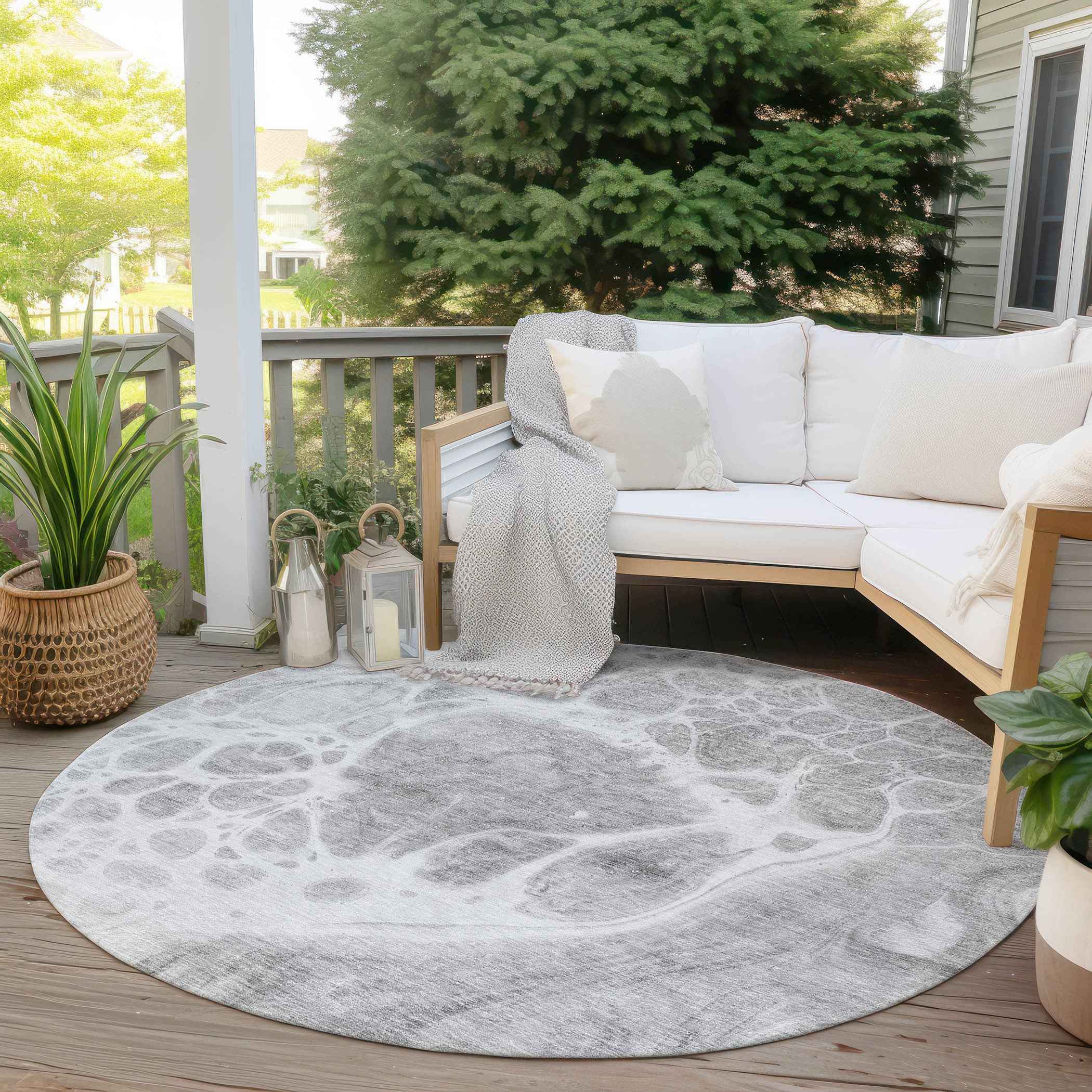 8' Gray Silver And Ivory Round Nautical Washable Indoor Outdoor Area Rug
