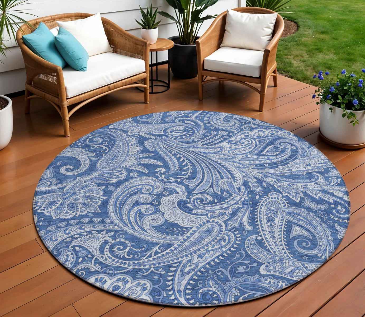 8' Navy Blue And Denim Blue Round Paisley Washable Indoor Outdoor Area Rug