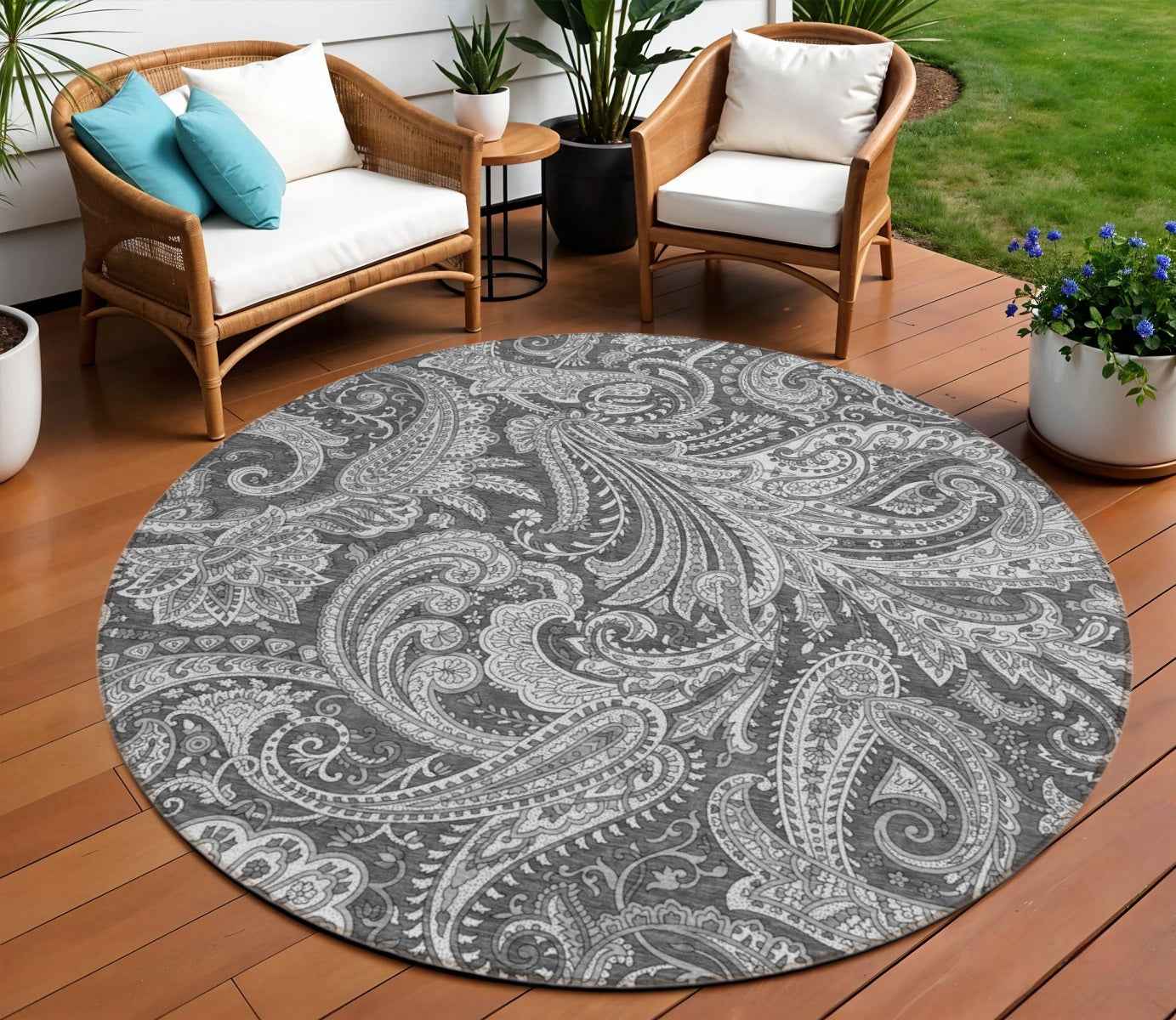 8' Gray Charcoal And Ivory Round Paisley Washable Indoor Outdoor Area Rug