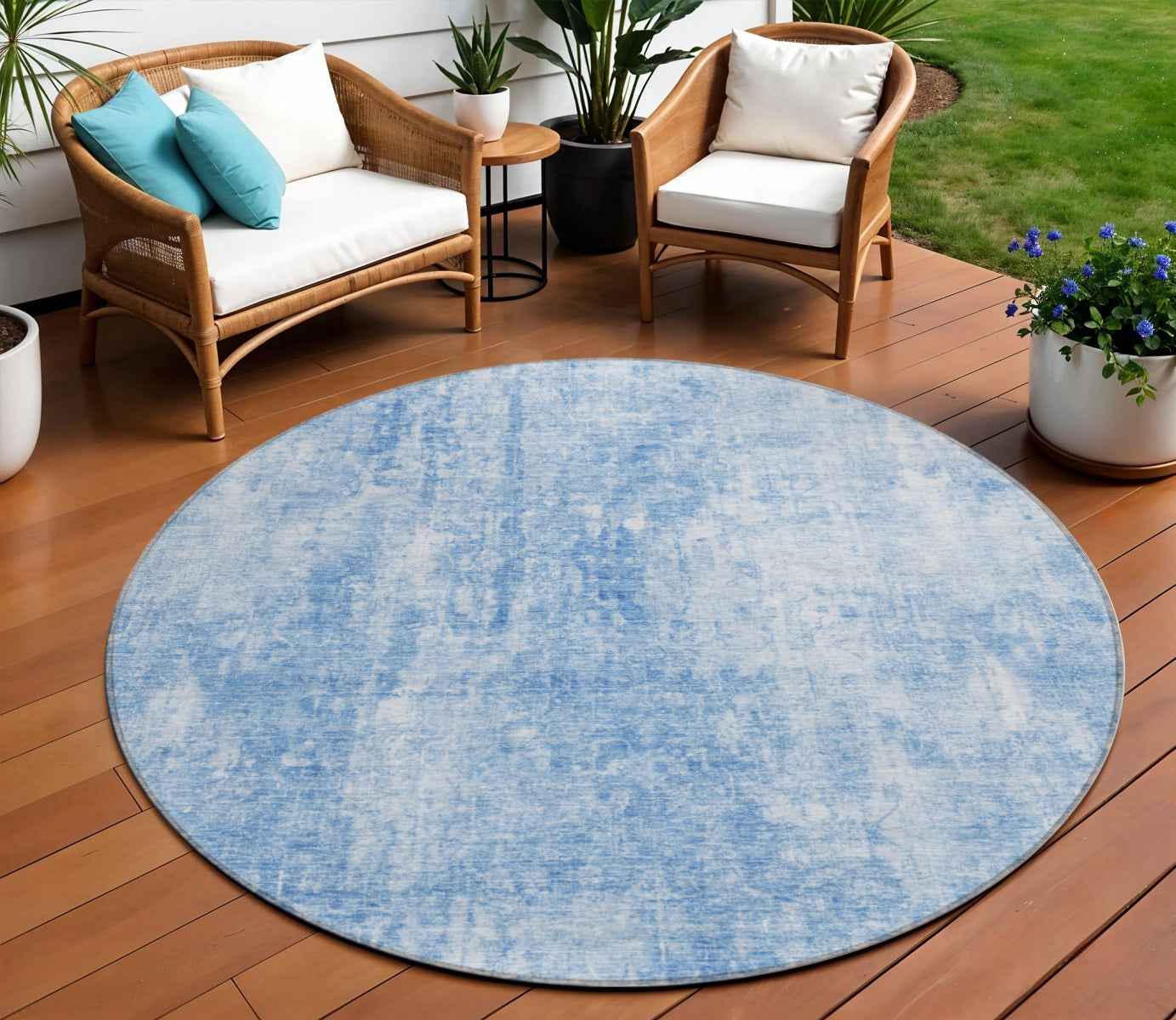 8' Denim Blue And Ivory Round Abstract Washable Indoor Outdoor Area Rug