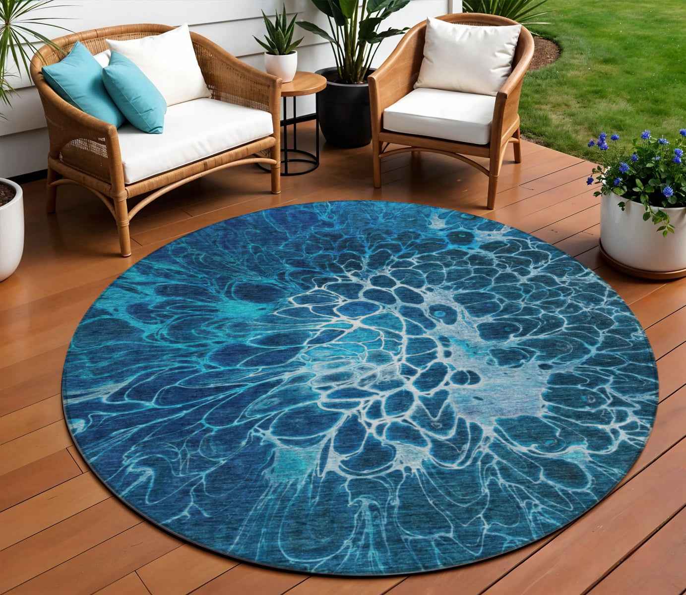 8' Navy Blue And Sky Blue Round Abstract Washable Indoor Outdoor Area Rug