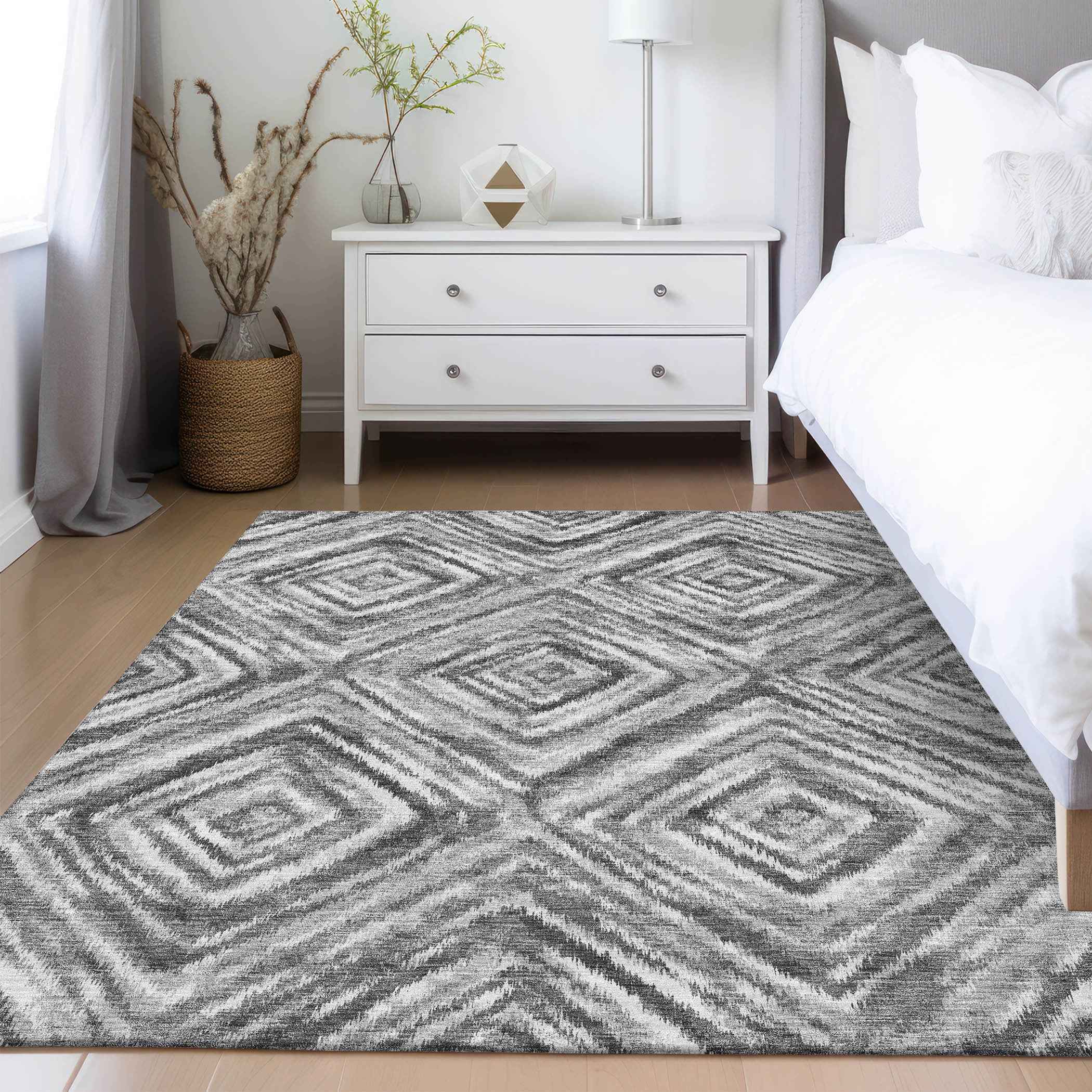 8' X 10' Gray Silver And Ivory Geometric Washable Indoor Outdoor Area Rug