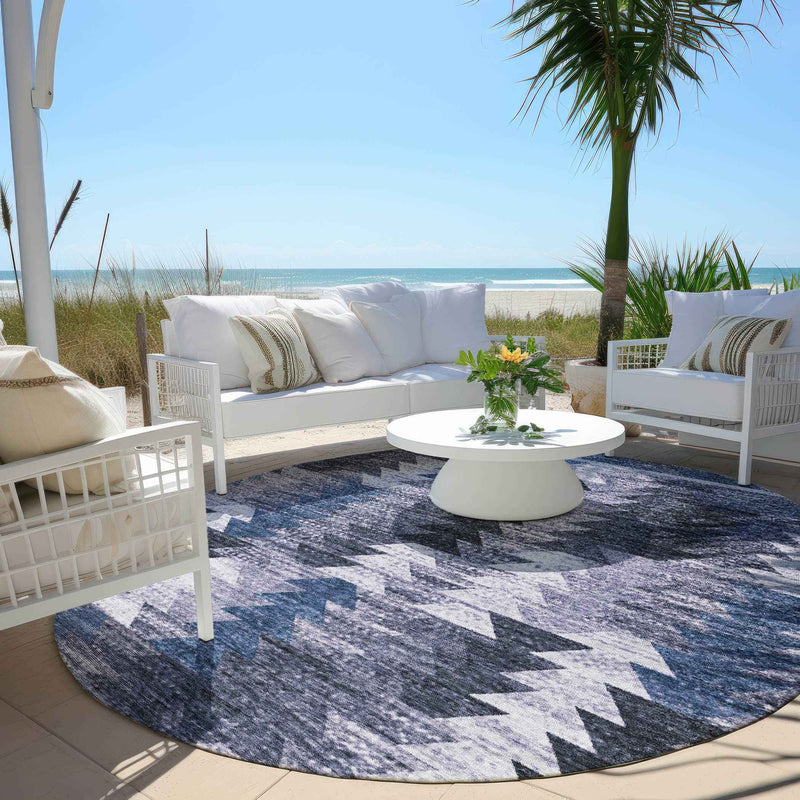 8' Navy Blue And Sky Blue Round Southwestern Washable Indoor Outdoor Area Rug