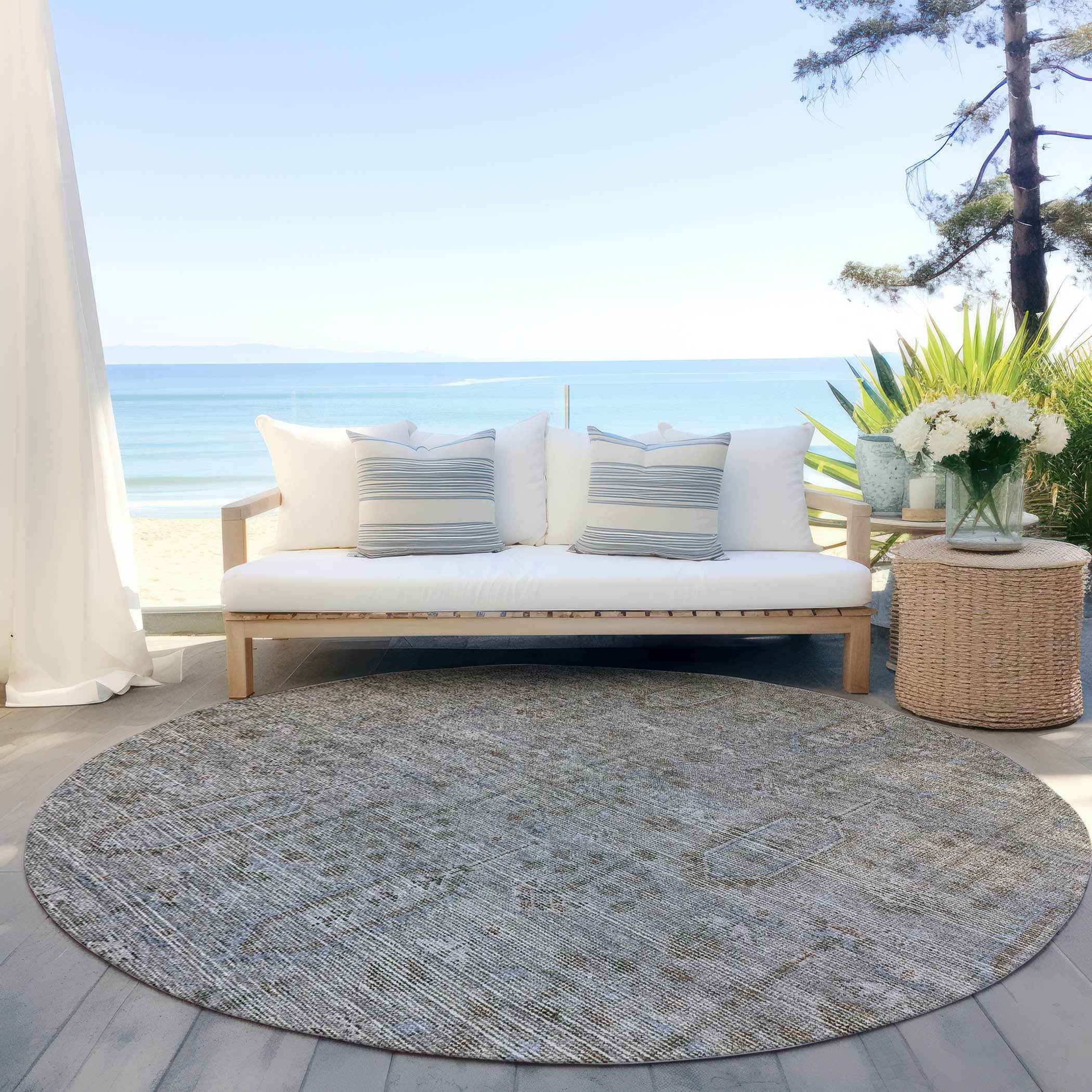 8' Gray And Silver Round Southwestern Washable Indoor Outdoor Area Rug