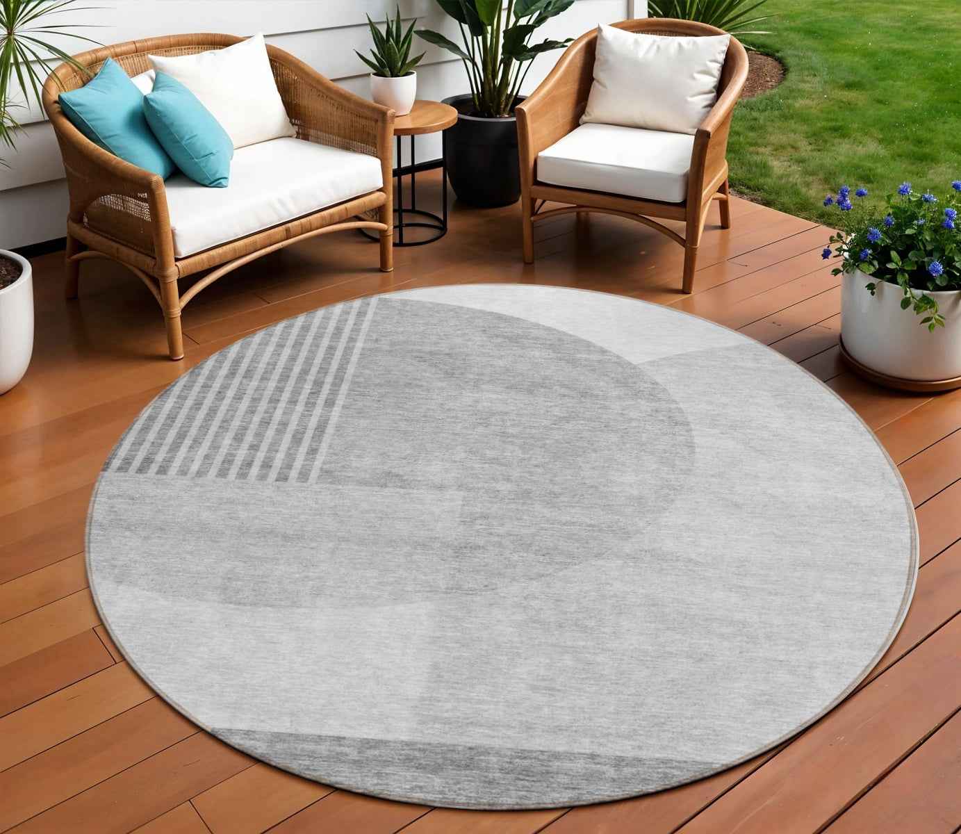 8' Gray Silver And Ivory Round Geometric Washable Indoor Outdoor Area Rug
